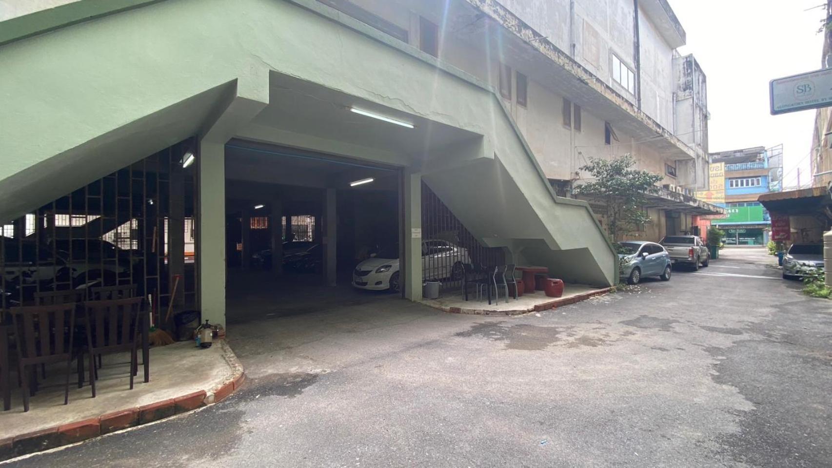 Alongkorn Hotel By Sb Samut Songkhram Exterior photo