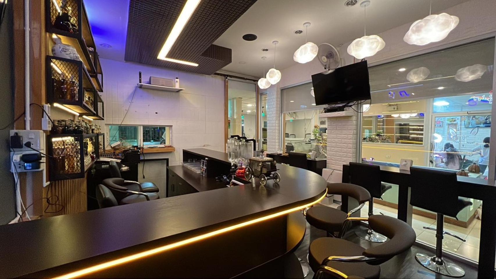 Alongkorn Hotel By Sb Samut Songkhram Exterior photo