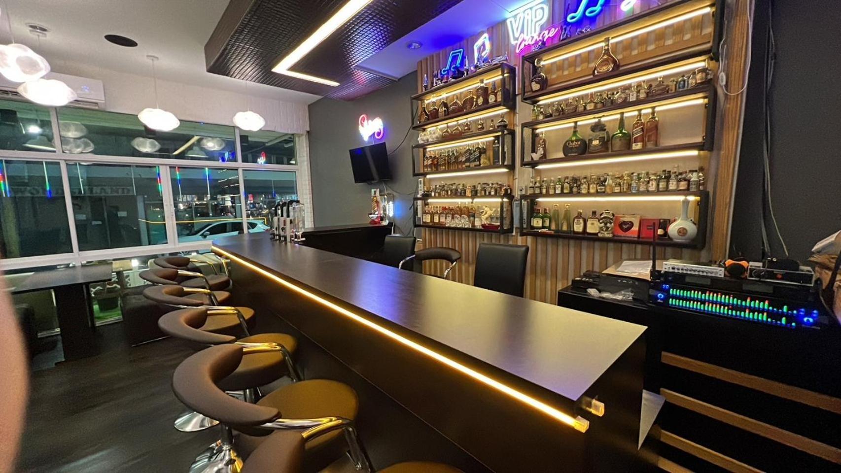 Alongkorn Hotel By Sb Samut Songkhram Exterior photo