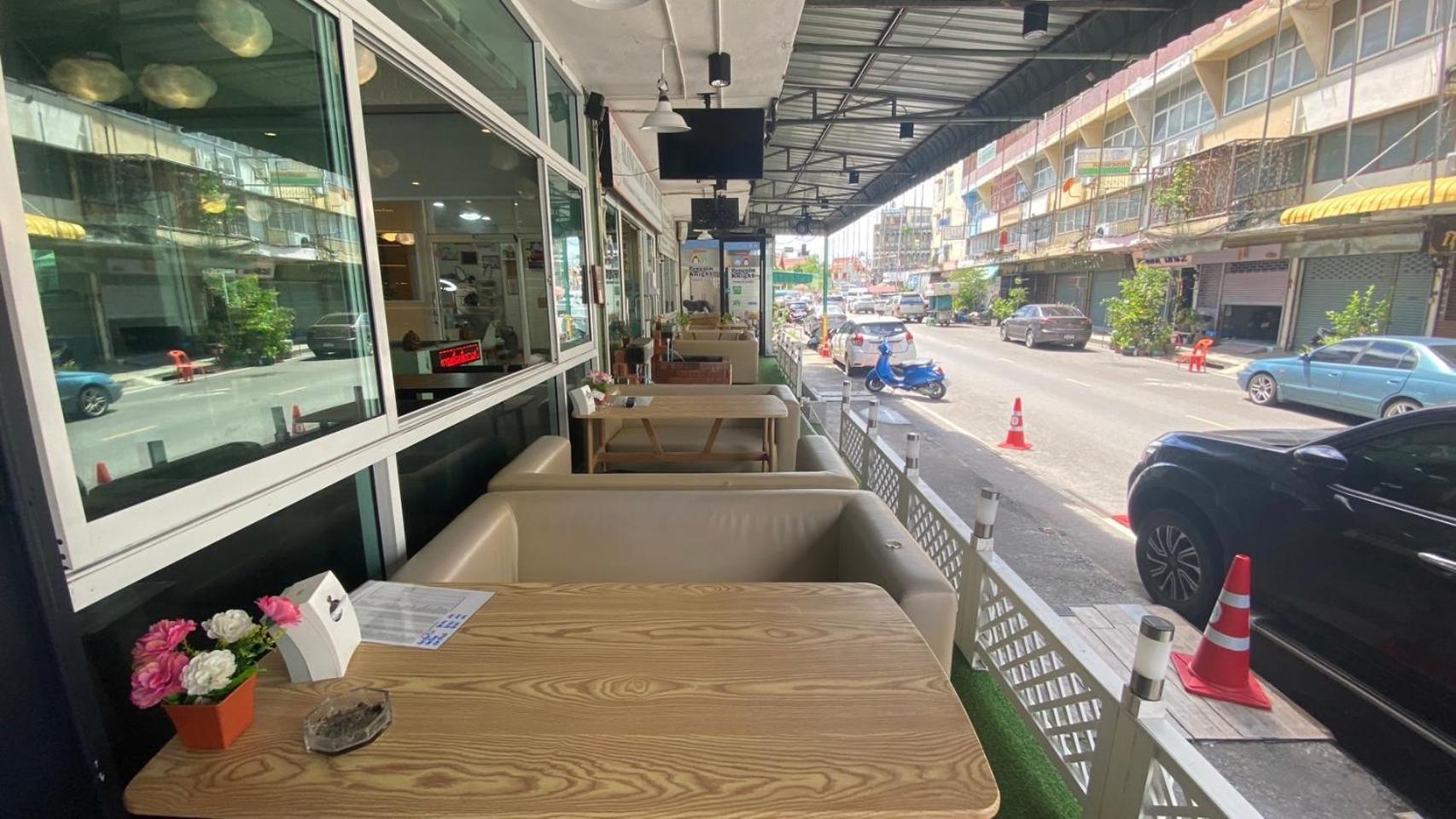 Alongkorn Hotel By Sb Samut Songkhram Exterior photo